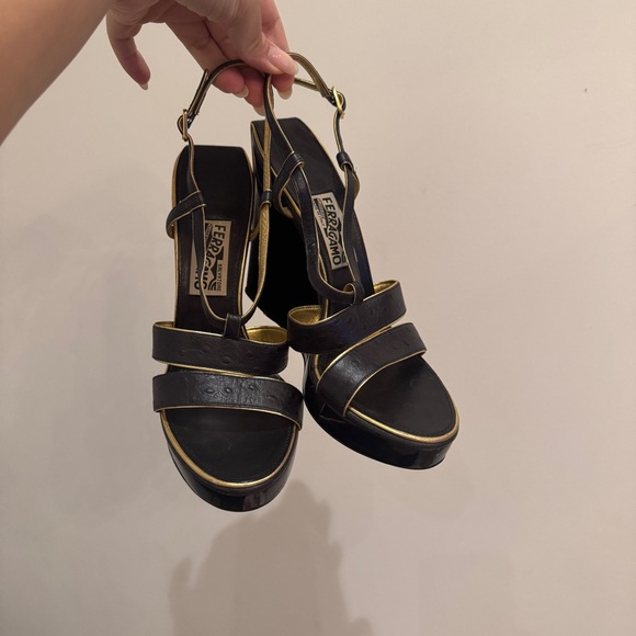 Salvatore Ferragamo Black Leather Wedges Ostrich Print Gold Trim Strappy Sandals - Picture 7 of 7
